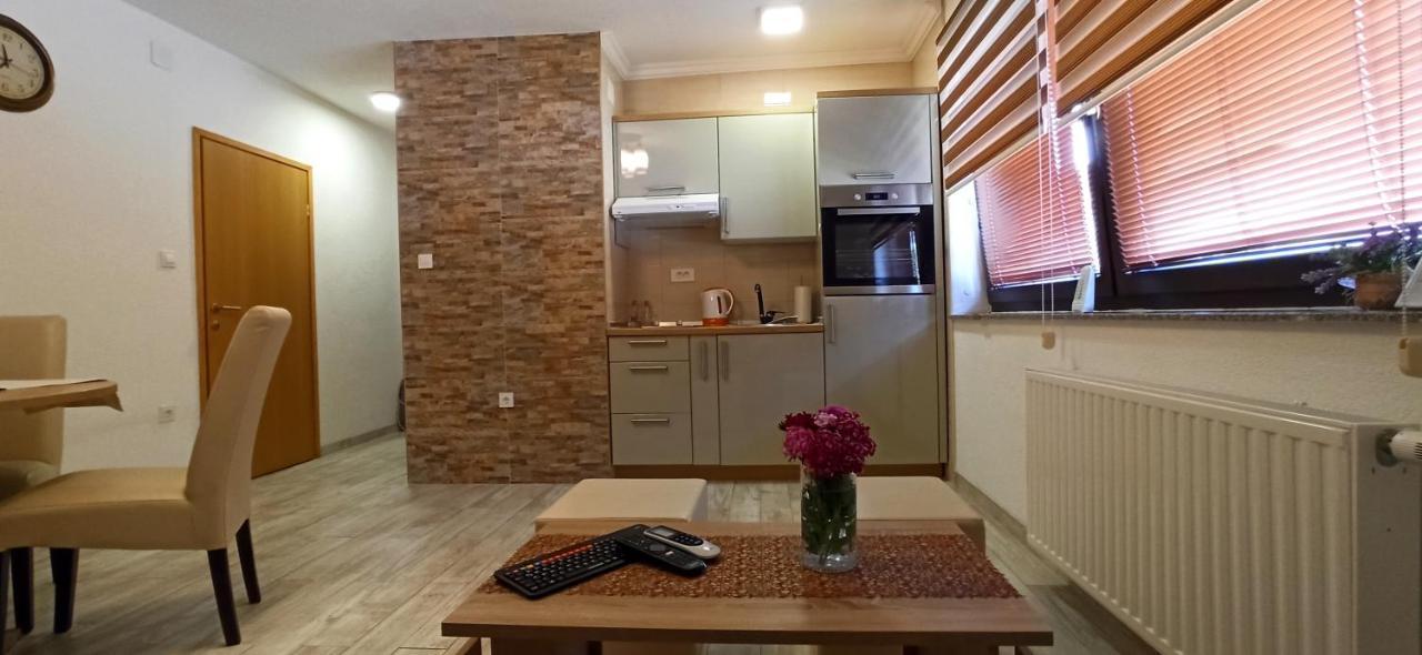Studio Apartments Una Korenica Exterior photo